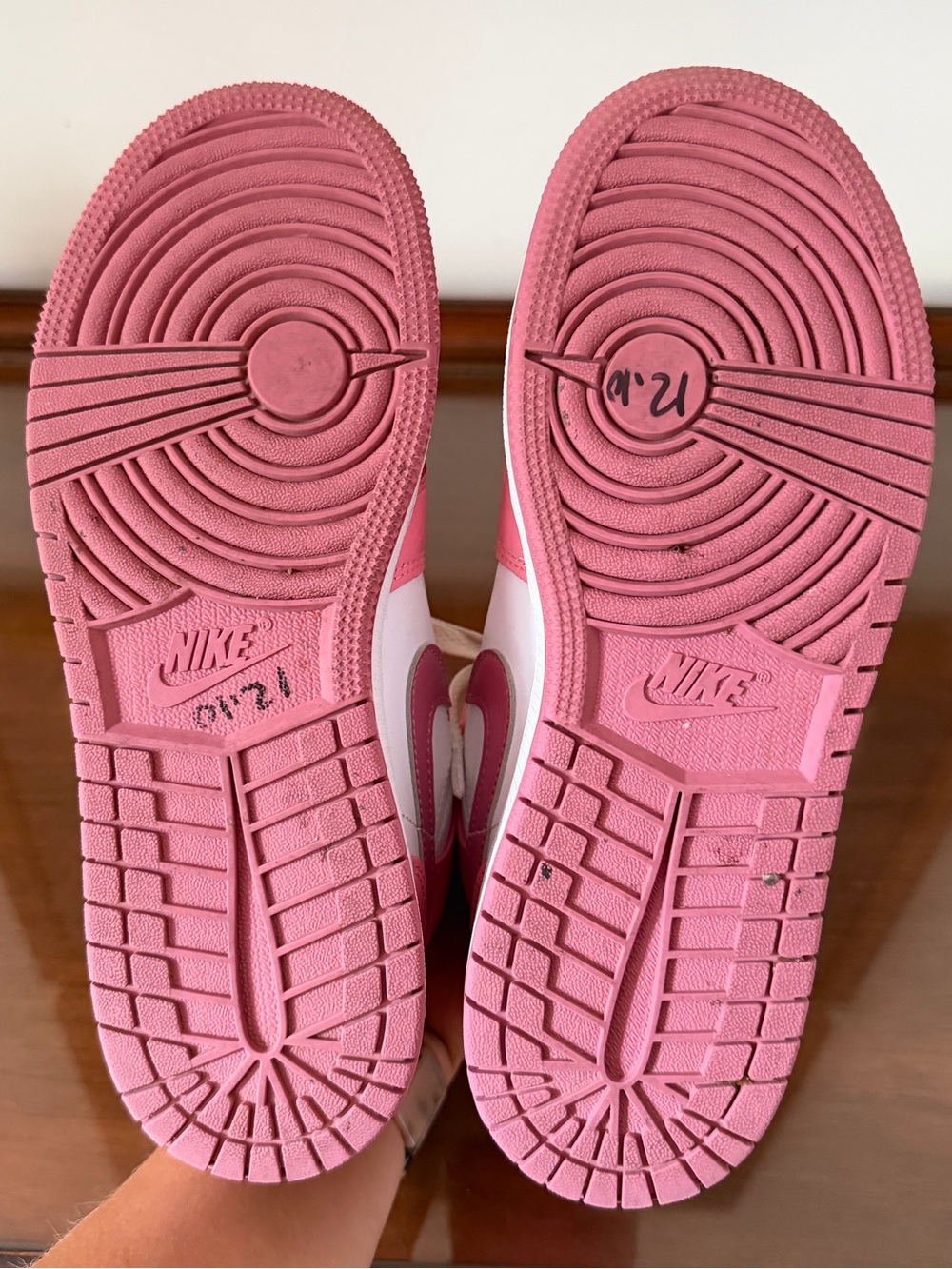 Air Jordan 1 Mid GS Arctic Pink White DQ8423-616 Youth 5.5Y Women’s 7 Sneakers - Picture 8 of 8